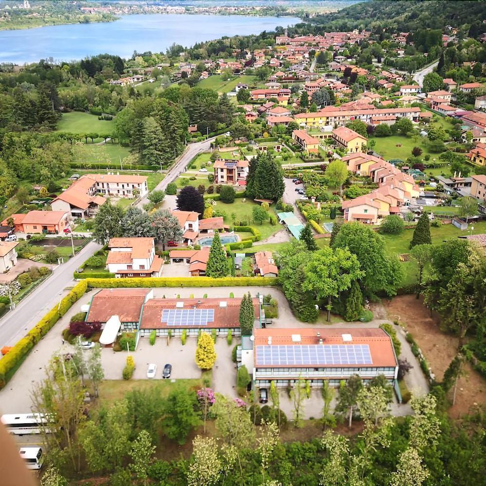 Green Hotel Motel Верджате Экстерьер фото