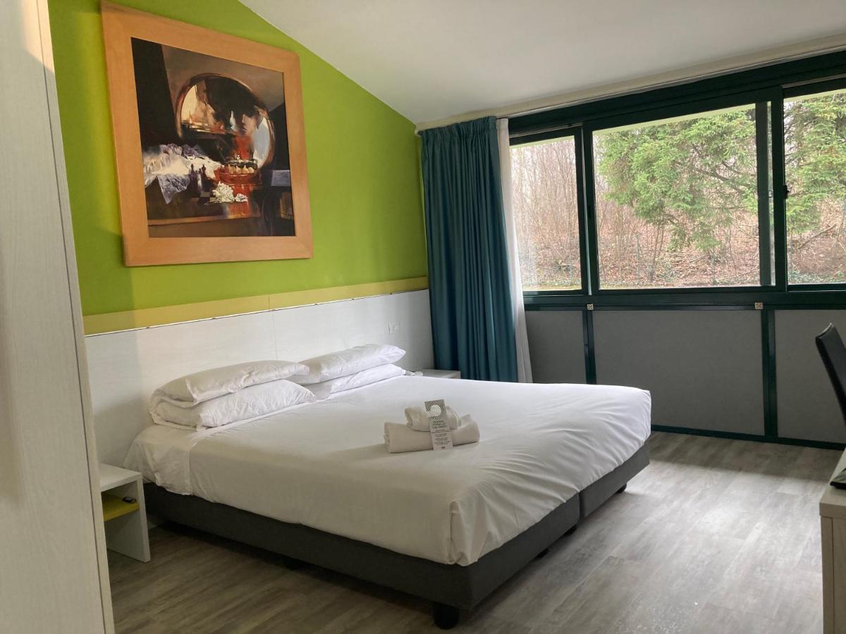 Green Hotel Motel Верджате Экстерьер фото